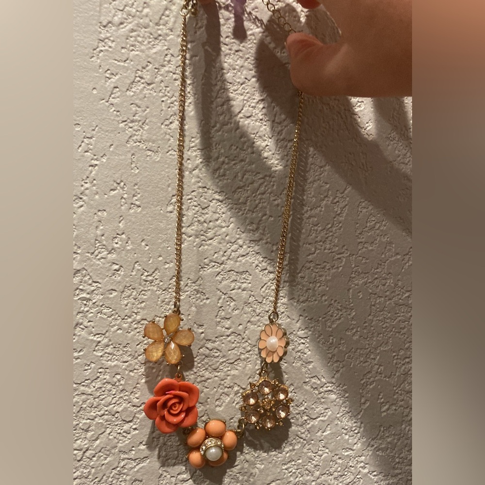 Flower necklace